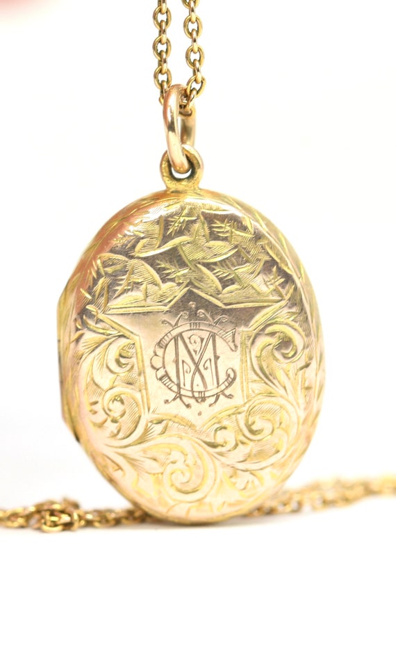 Superb antique 17 inch 9ct gold locket pendant nec