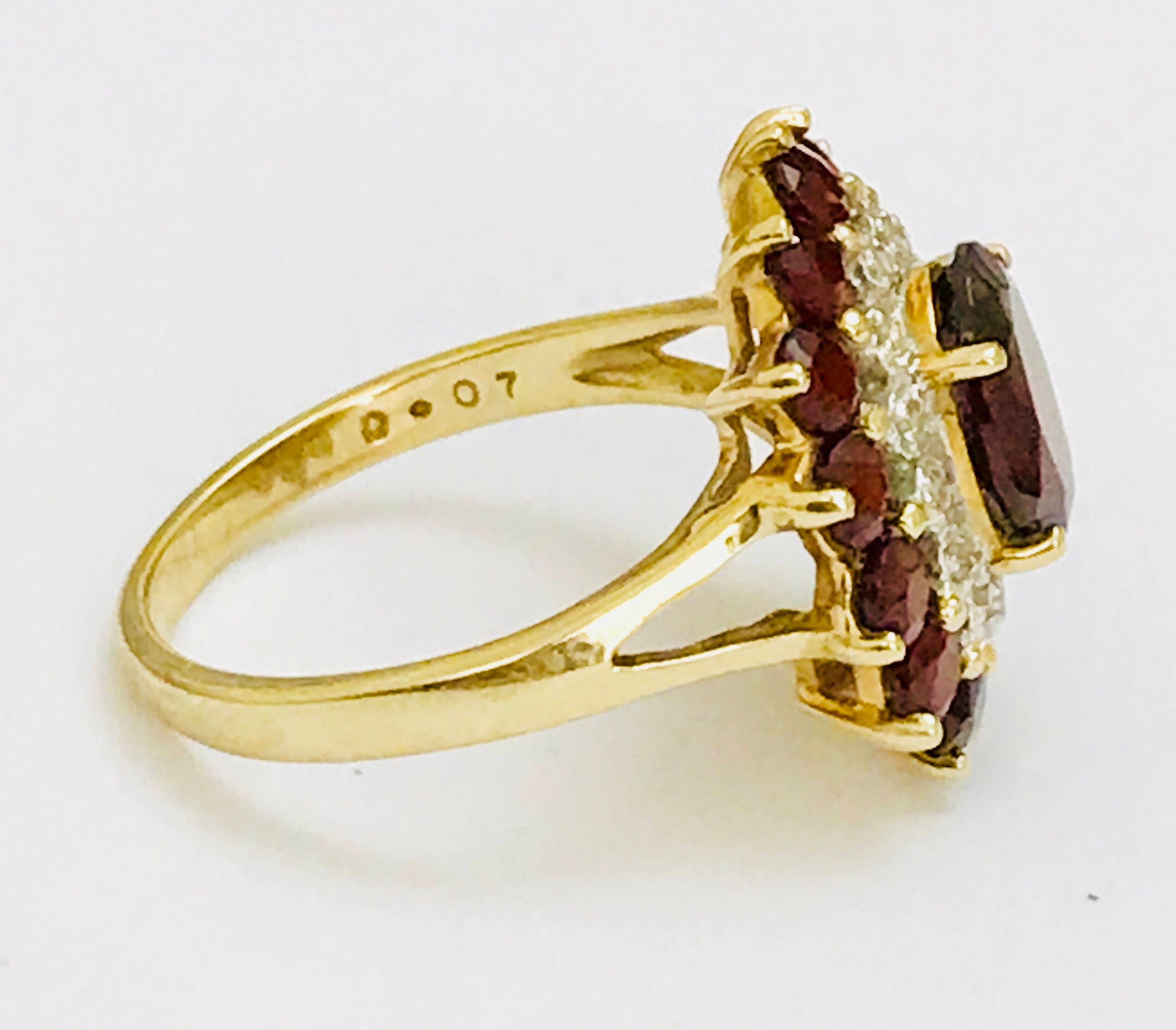 Superb large vintage 9ct yellow gold and Diamond cluster ring