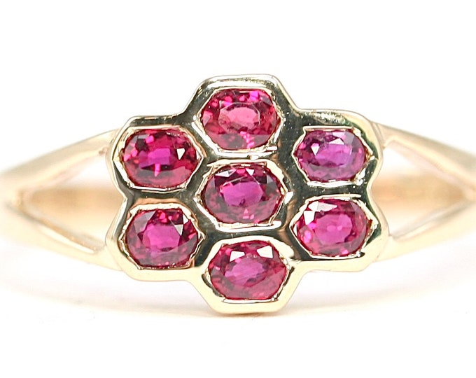 Stunning 14ct gold Ruby ring - size N or US 6 1/2