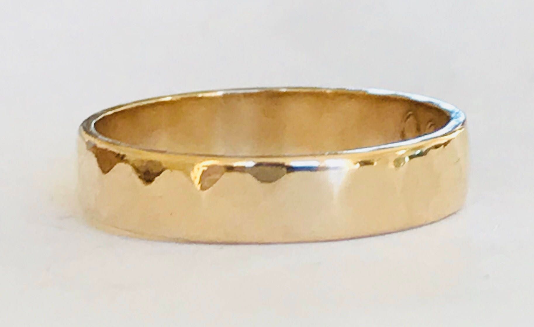 Stunning vintage 9ct yellow gold faceted wedding ring - Birmingham 1989