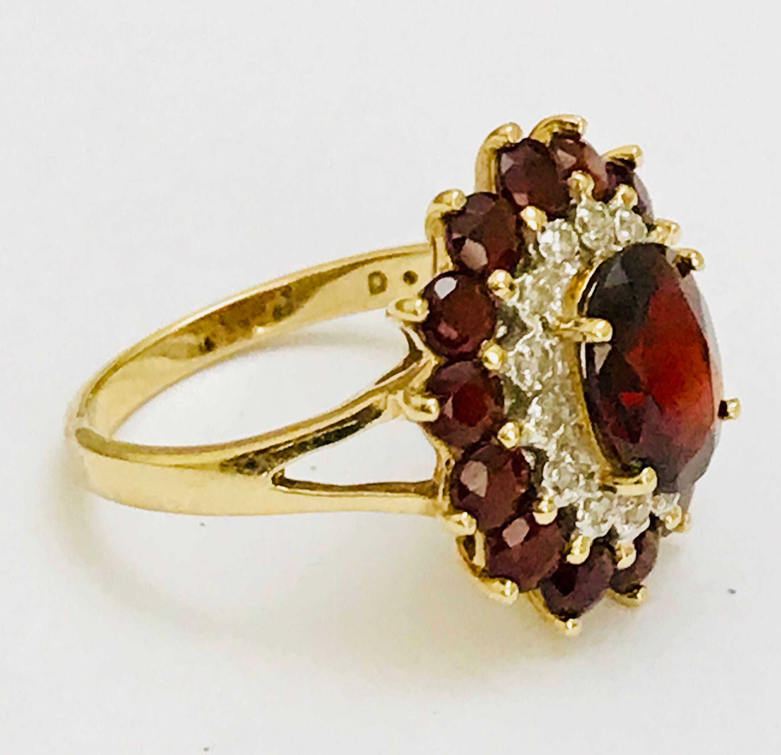 Superb large vintage 9ct yellow gold and Diamond cluster ring