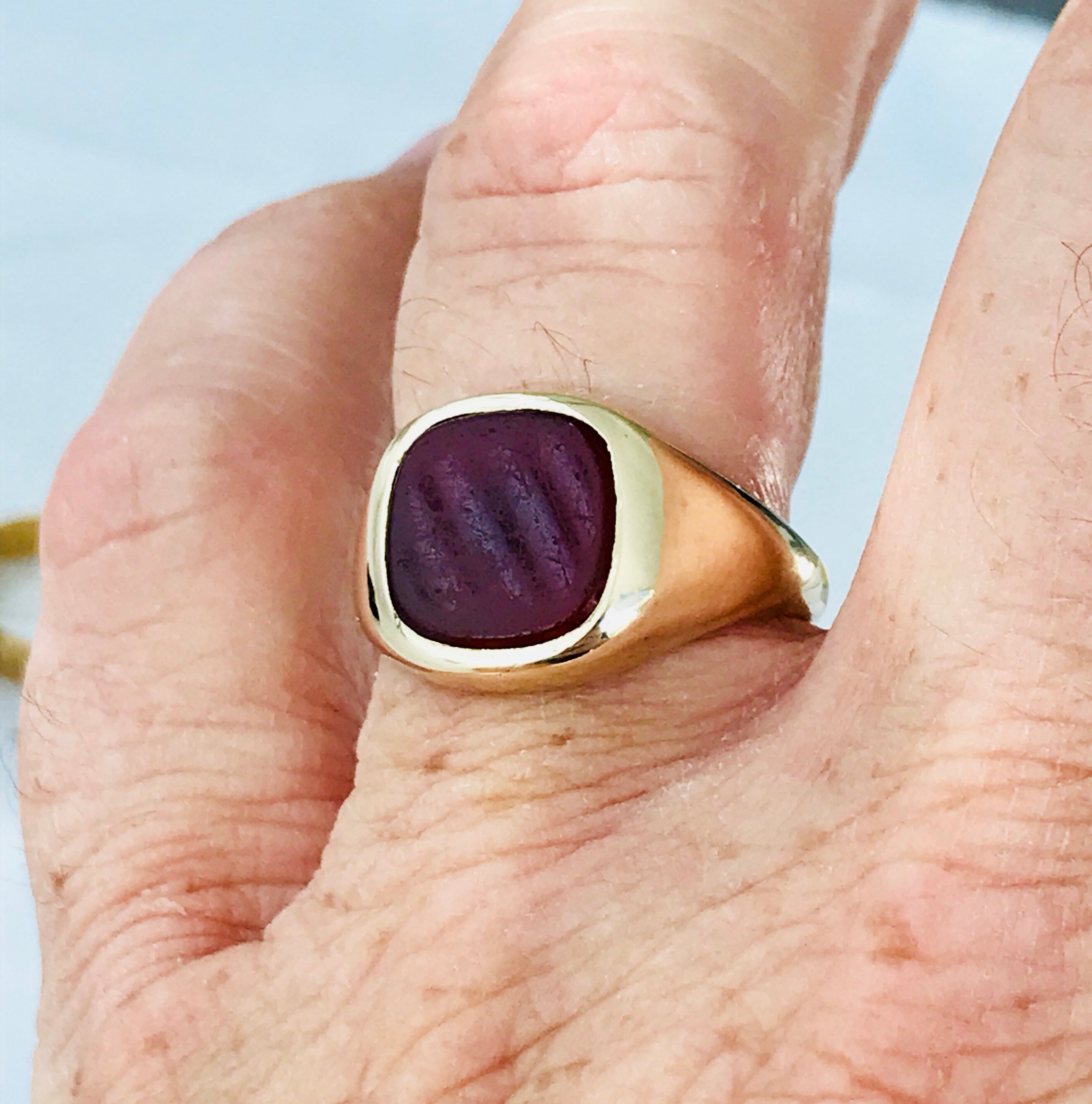 Stunning vintage Men's 9ct gold Carnelian ring hallmarked