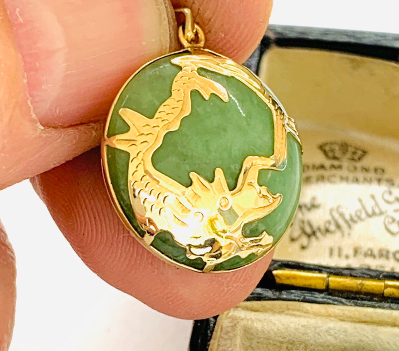 Vintage 9ct gold 19 inch Jade necklace - fully hallmarked