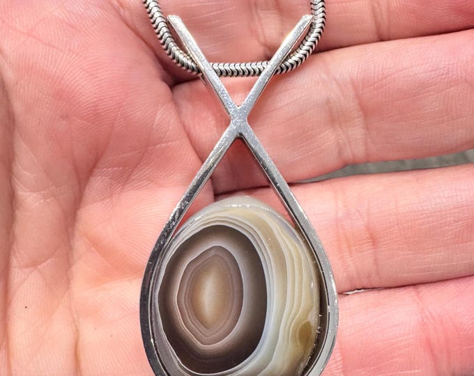 C.W.Sellors - Superb 17 1/2 inch sterling silver Agate pendant necklace - fully hallmarked