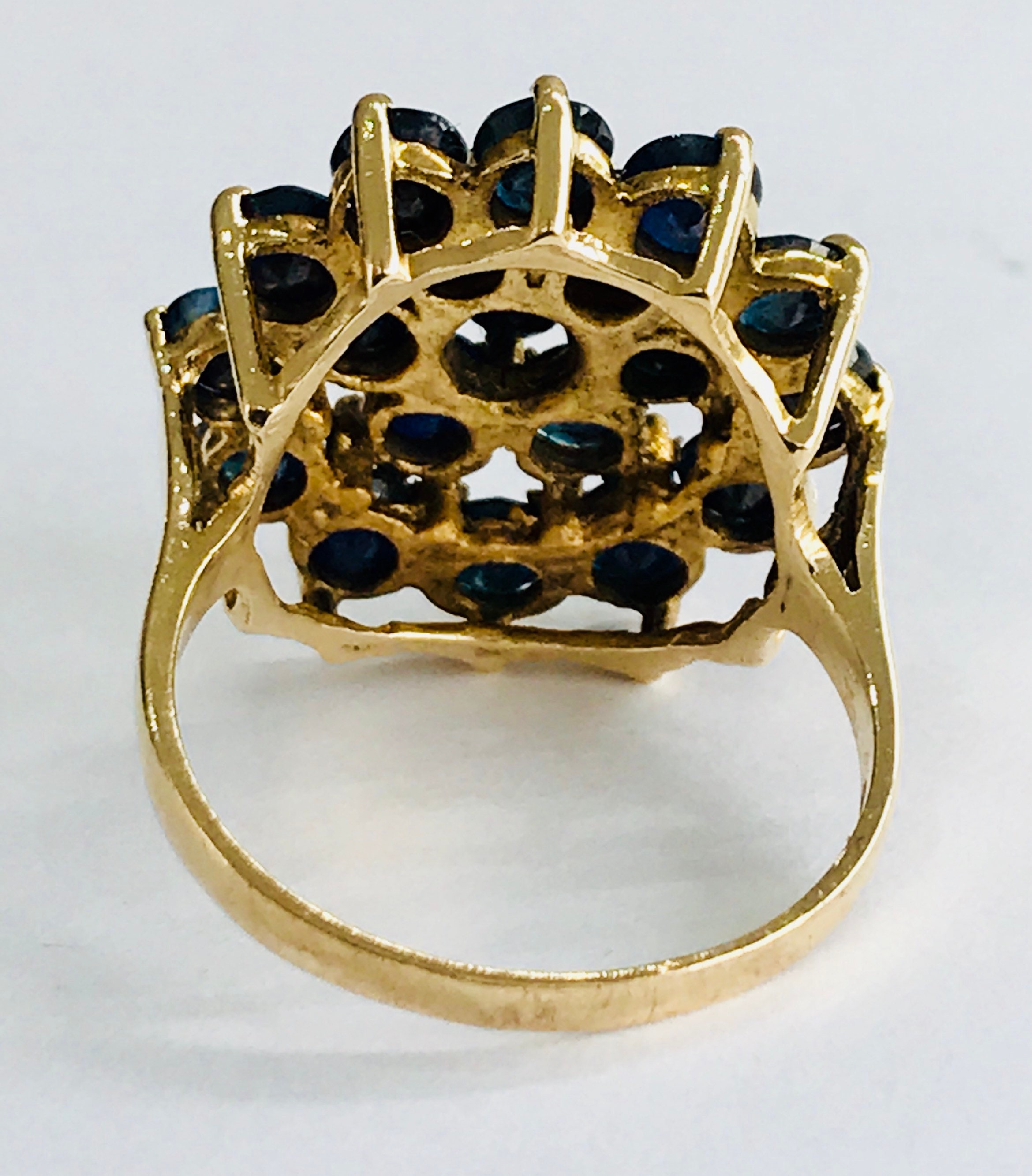 Superb large vintage 9ct gold Sapphire statement ring hallmarked