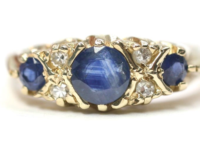 Stunning vintage 9ct gold Sapphire and Diamond ring - Sheffield 1994 - size O or US 7