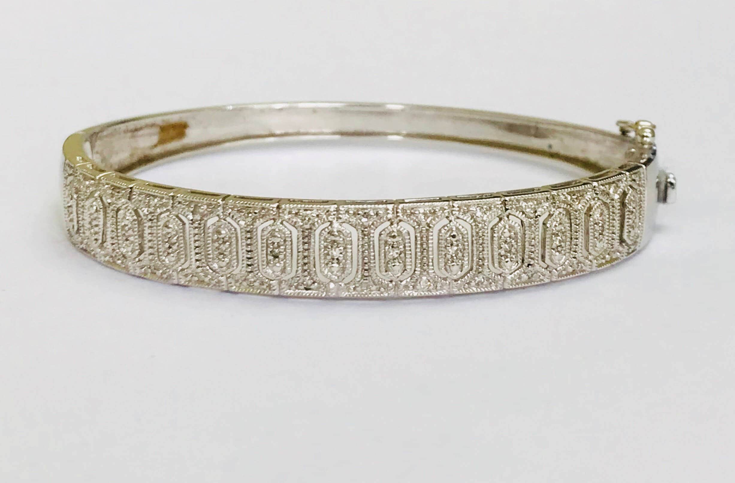Fabulous 9ct white gold diamond bangle - fully hallmarked