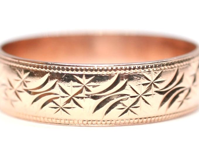 Superb vintage 9ct rose gold patterned band - London 1992 - size S or US 9