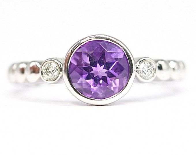 A beautiful vintage 9ct white gold 1.5 carat Amethyst and Diamond statement ring - fully hallmarked - size M 1/2 or US 6 1/4