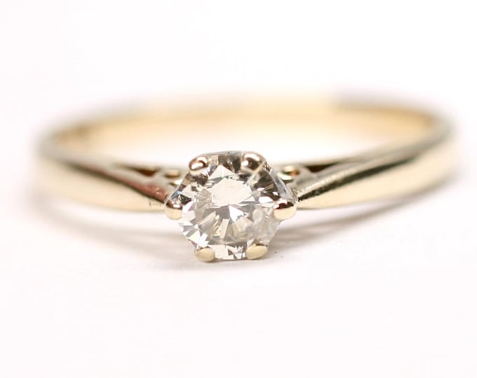 9ct gold 0.25 carat Diamond solitaire ring - size M or US size 6