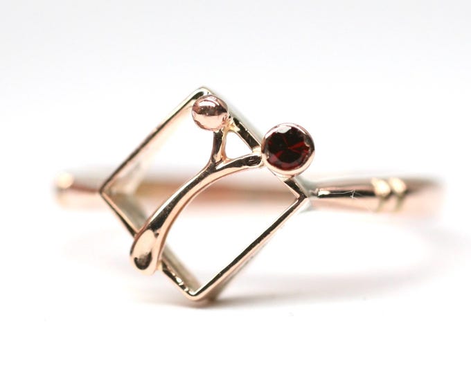 Stunning antique Art Nouveau 9ct rose gold Garnet flower ring - size O 1/2 or US 7 1/4