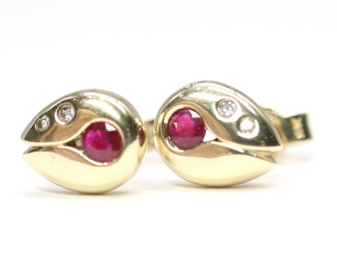 Superb 9ct gold Ruby and Diamond stud earrings - fully hallmarked