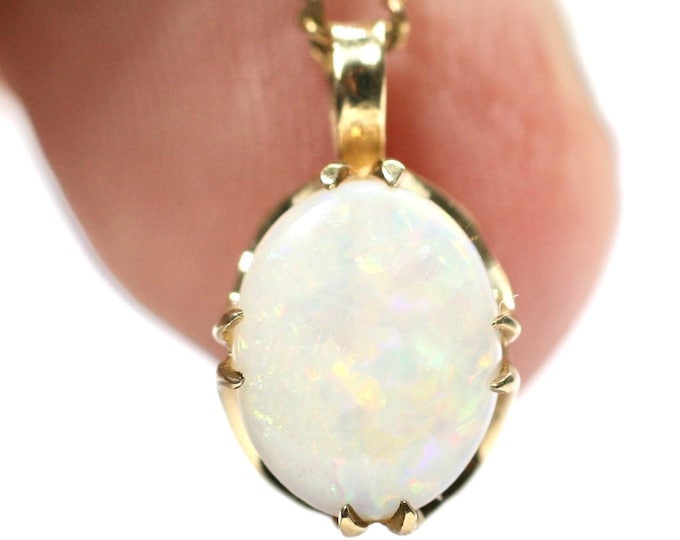 Vintage 9ct gold Opal pendant - stamped 9CT