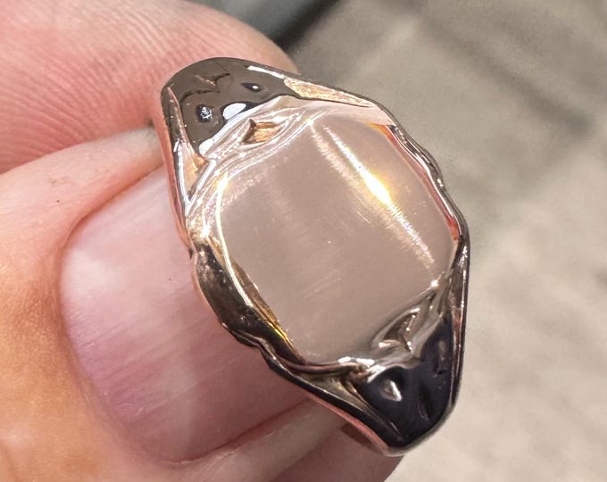 99 year old 9ct rose gold Signet ring - Hallmarked Birmingham 1926 - size T or 9.5