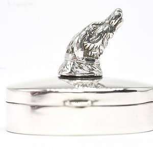 Superb vintage sterling silver pill / ring / snuff box with dogs head. Hallmarked Birmingham 1991