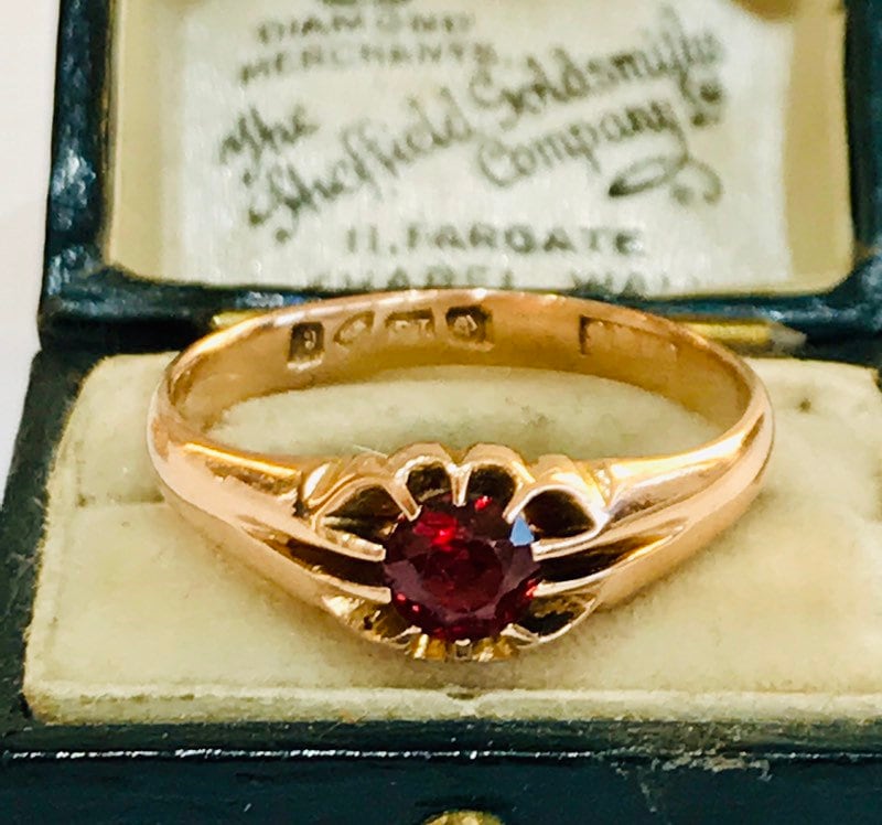 Superb antique Men's Edwardian 115 year old 18ct gold gypsy ring