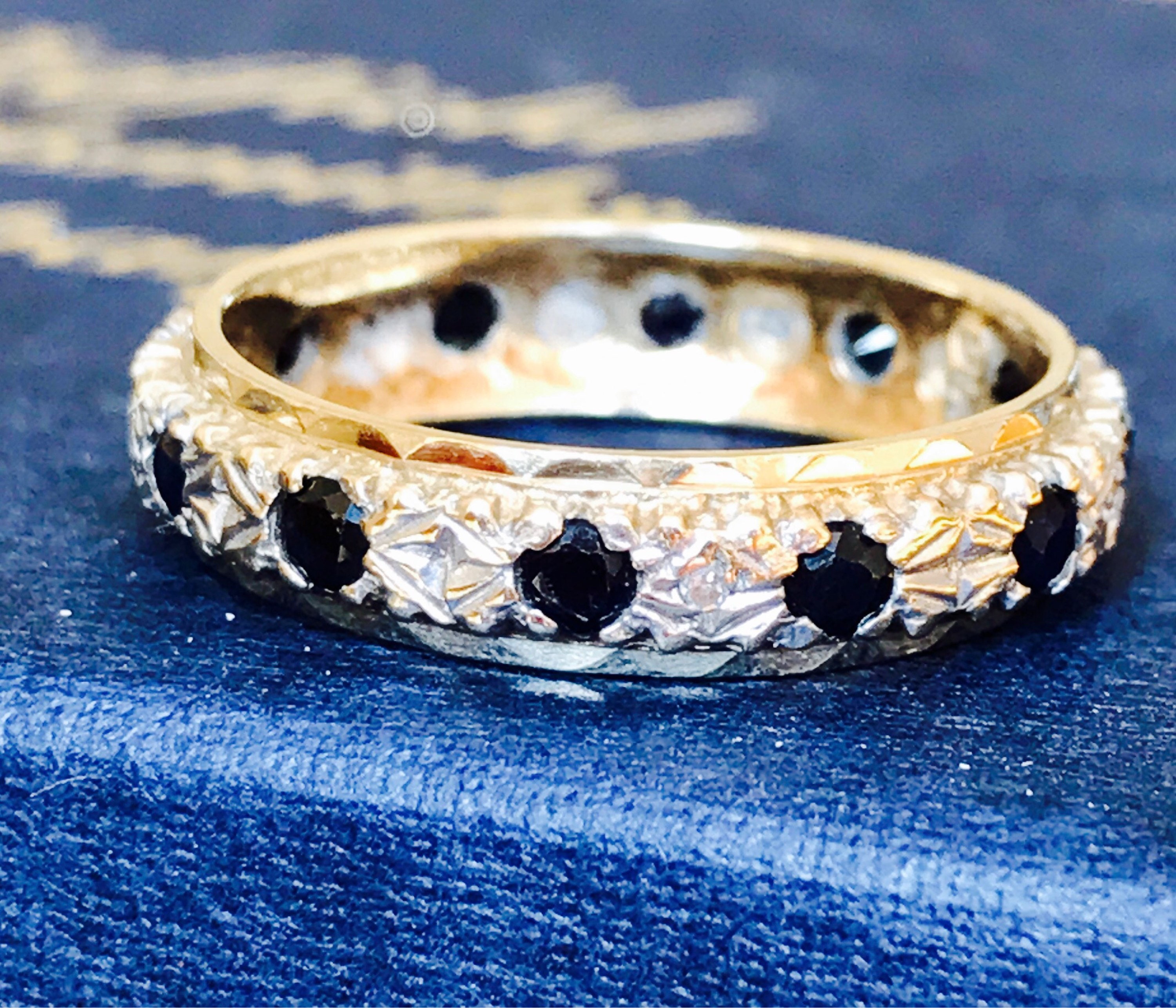 Stunning vintage 9ct gold Sapphire and Diamond eternity ring