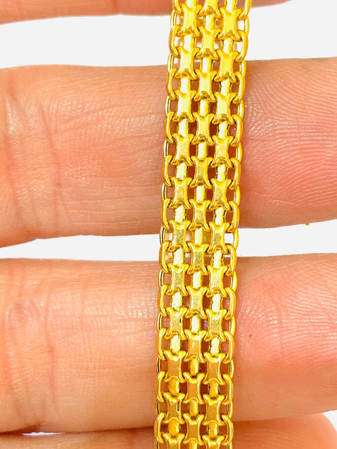 Fabulous vintage 18ct yellow gold 8 inch mesh bracelet fully hallmarked