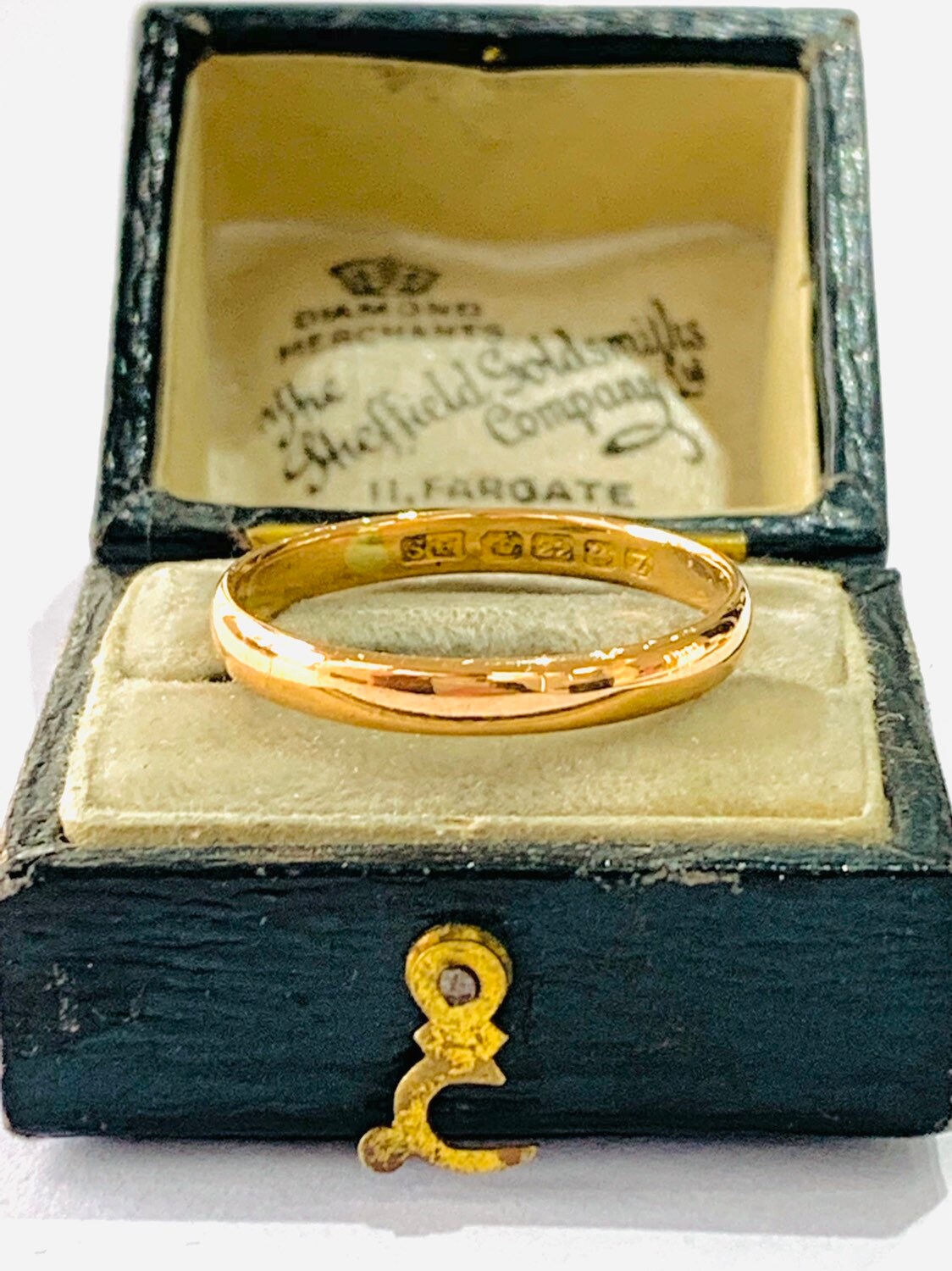 Antique 22ct gold wedding ring - hallmarked Birmingham 1924 - size R 1/