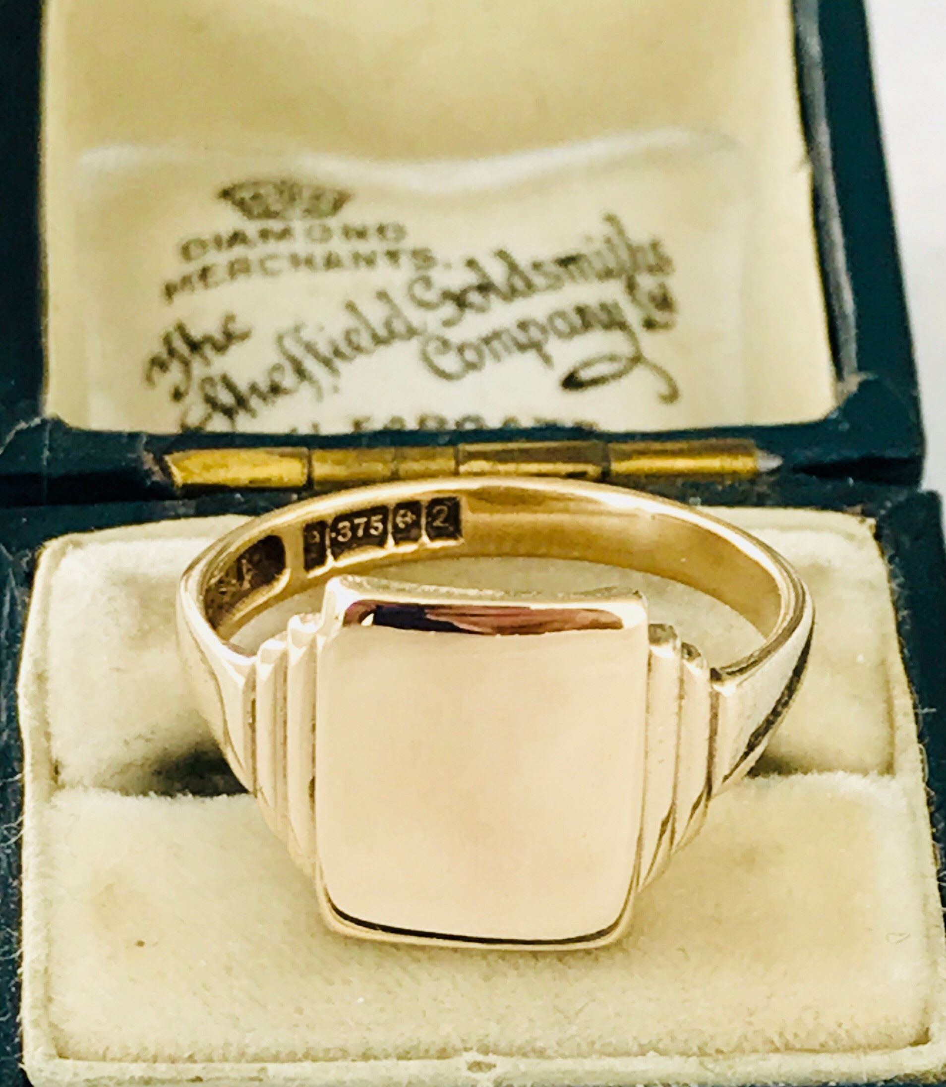 mens 9ct gold signet ring