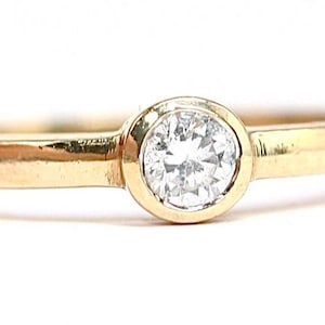 Vintage 9ct Gold Cubic Zirconia Ring, Hallmarked - Size L / US 5 1/2