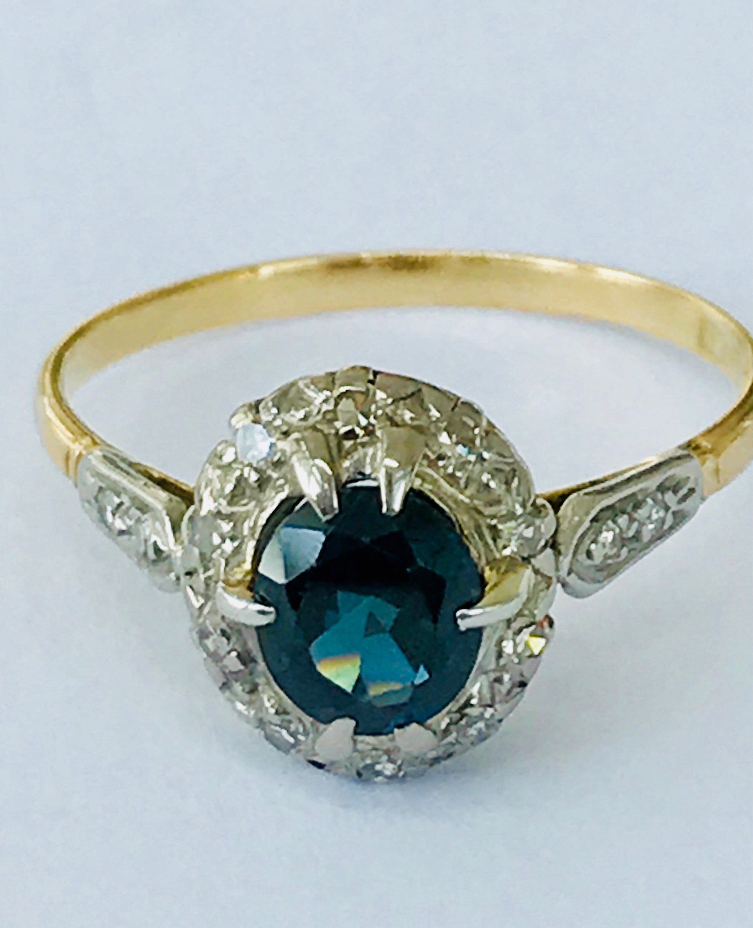 Superb antique 18ct gold & Platinum Ceylon Blue Sapphire and Diamond