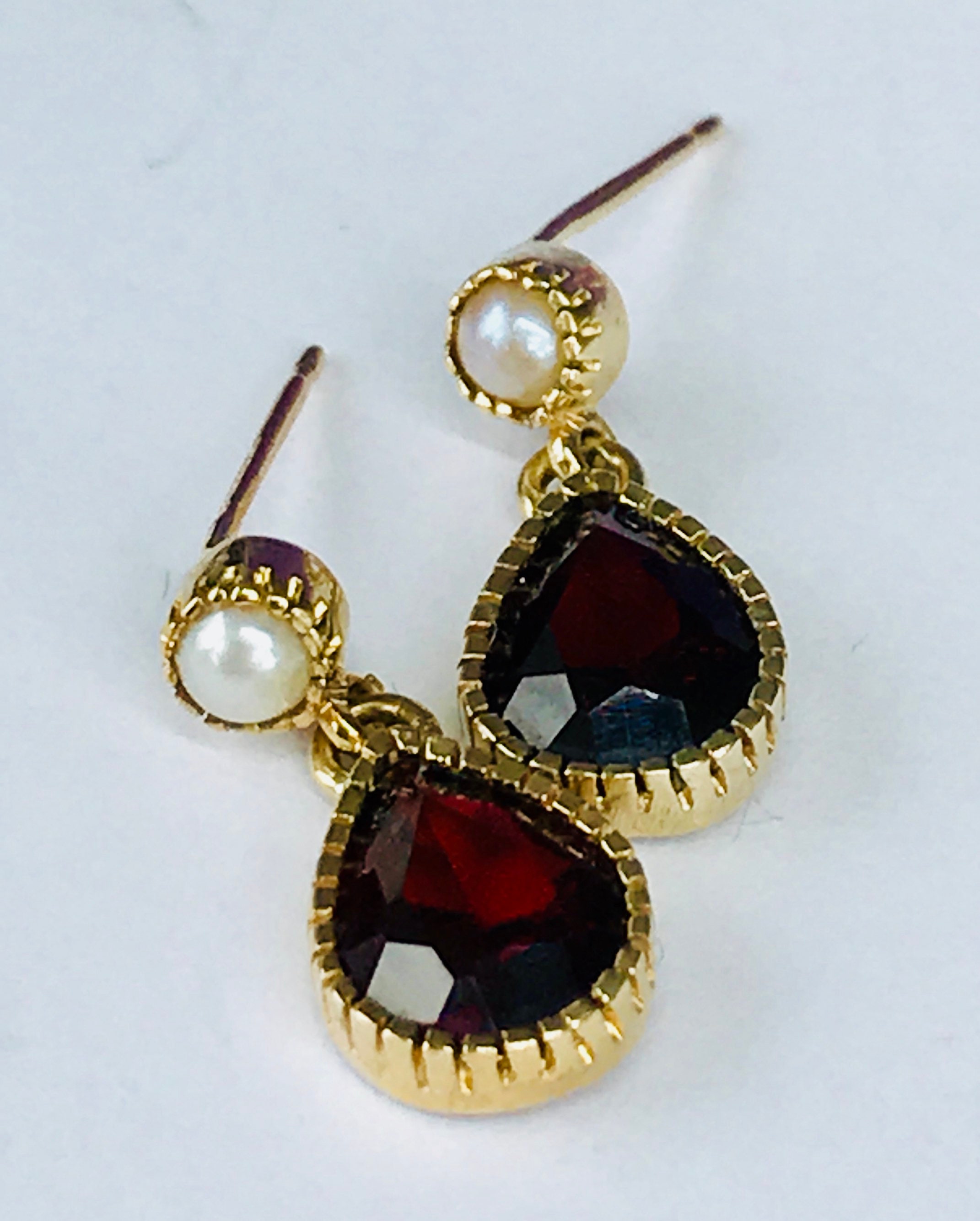 Stunning vintage 9ct gold Garnet and Pearl dangle earrings - fully ...