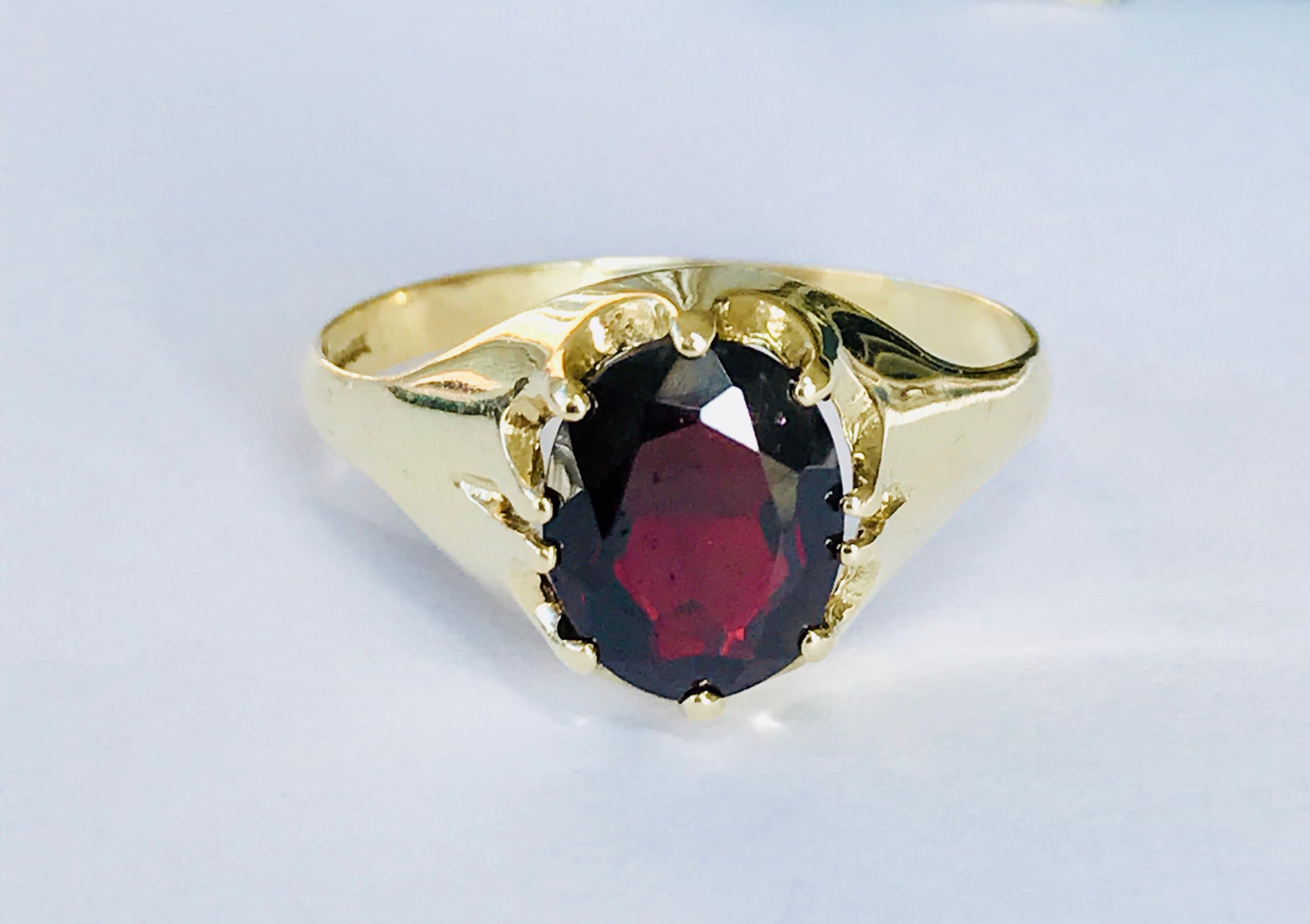 Stunning vintage 9ct yellow gold Men's gypsy ring fully hallmarked