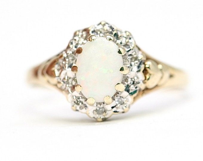 Vintage 9ct gold Opal and Diamond ring - London 1985 - size O or US 7