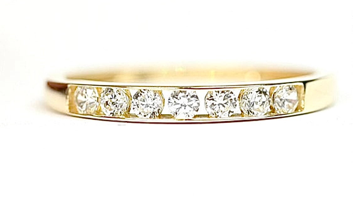 Superb vintage 9ct yellow gold Cubic Zirconia eternity ring fully