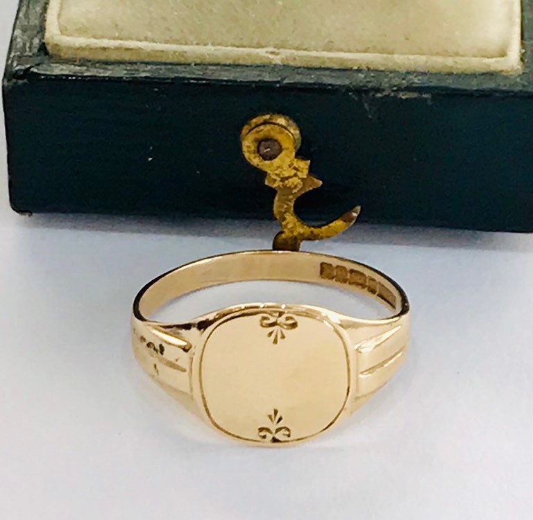 peridot estate ring
