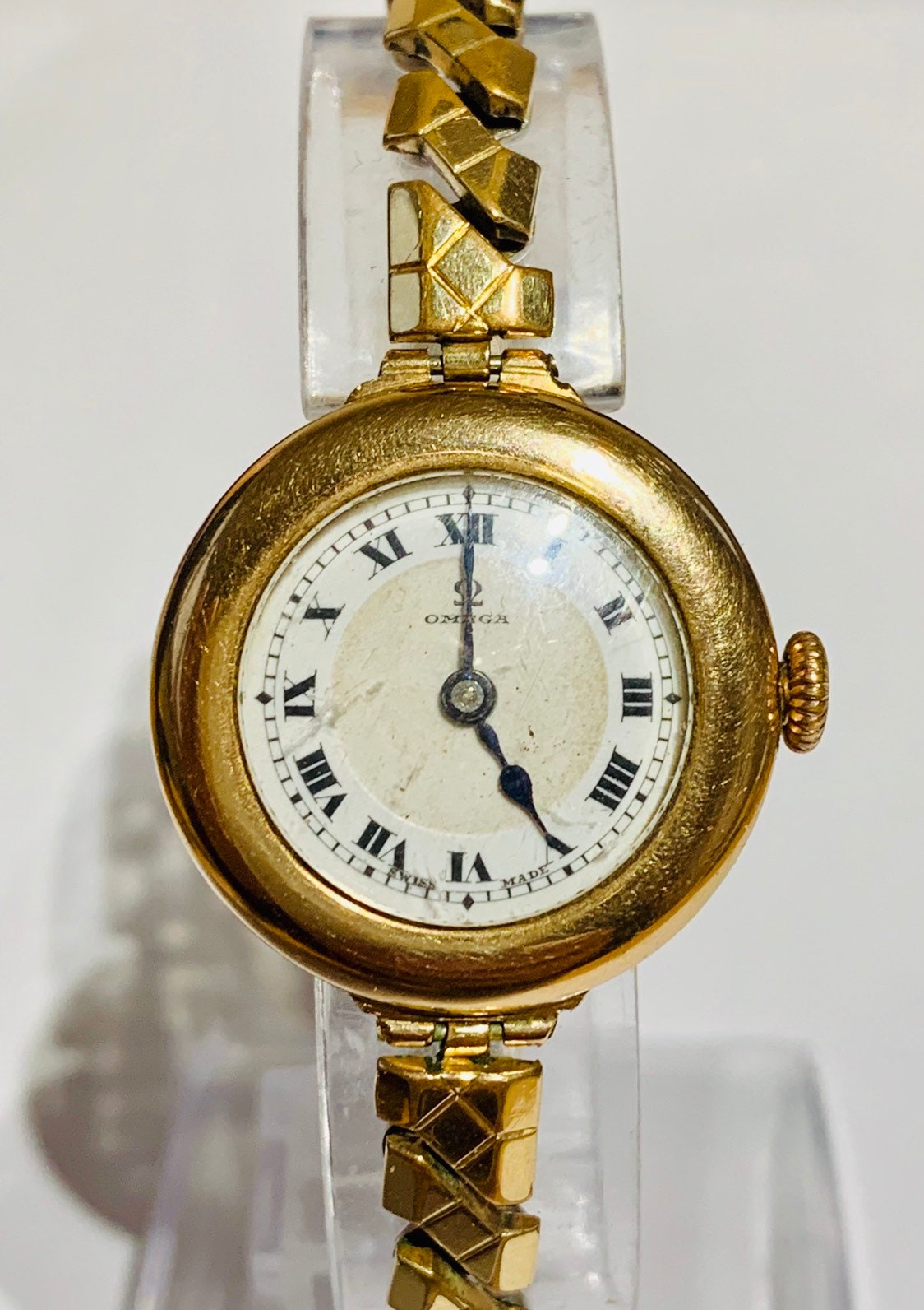 Superb antique 9ct gold cased Omega ladies wristwatch in full working