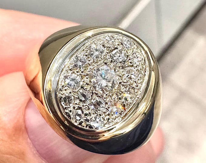 Superb 10K gold Diamond signet ring - size V or US 10 1/2 - 10.2gms
