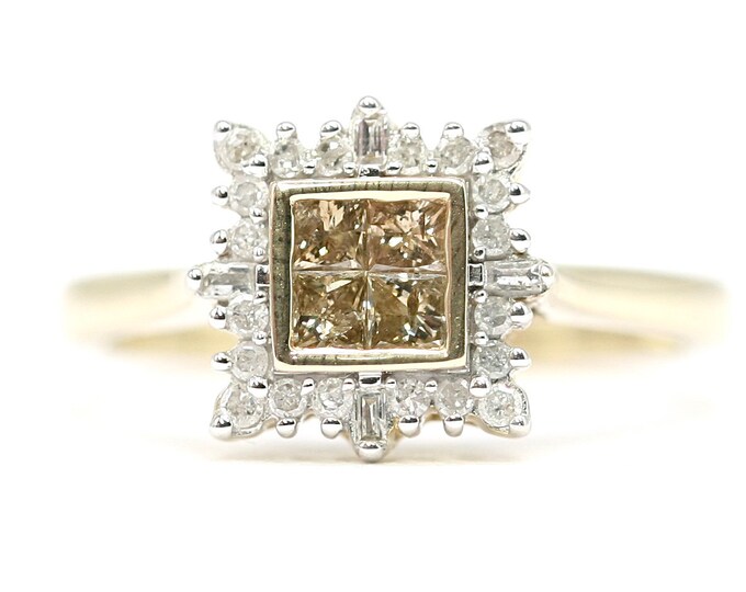 Superb sparkling vintage 9ct gold Diamond cluster / engagement ring - fully hallmarked - size N or US 6 1/2