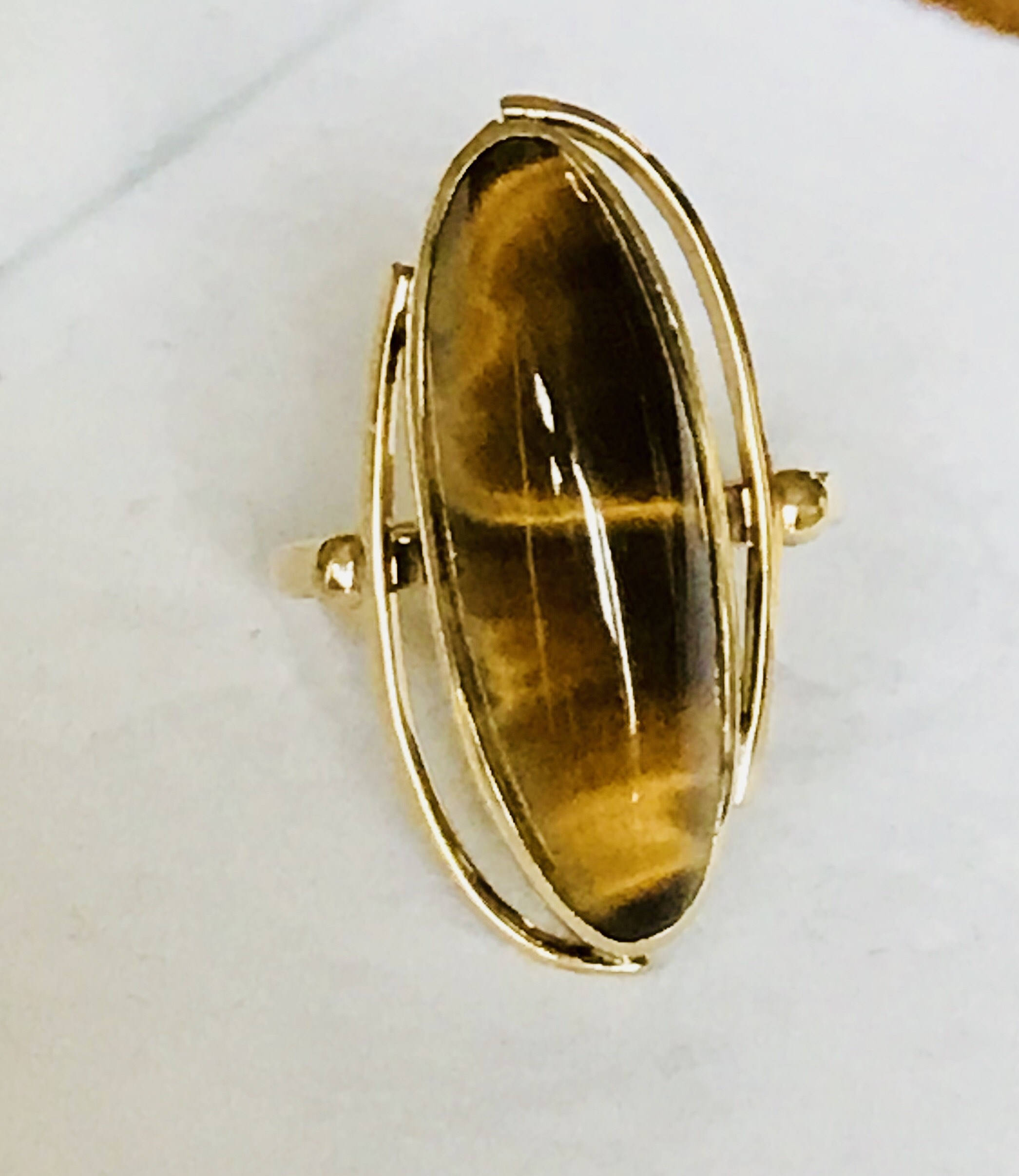 Stunning vintage 9ct gold Tigers Eye ring