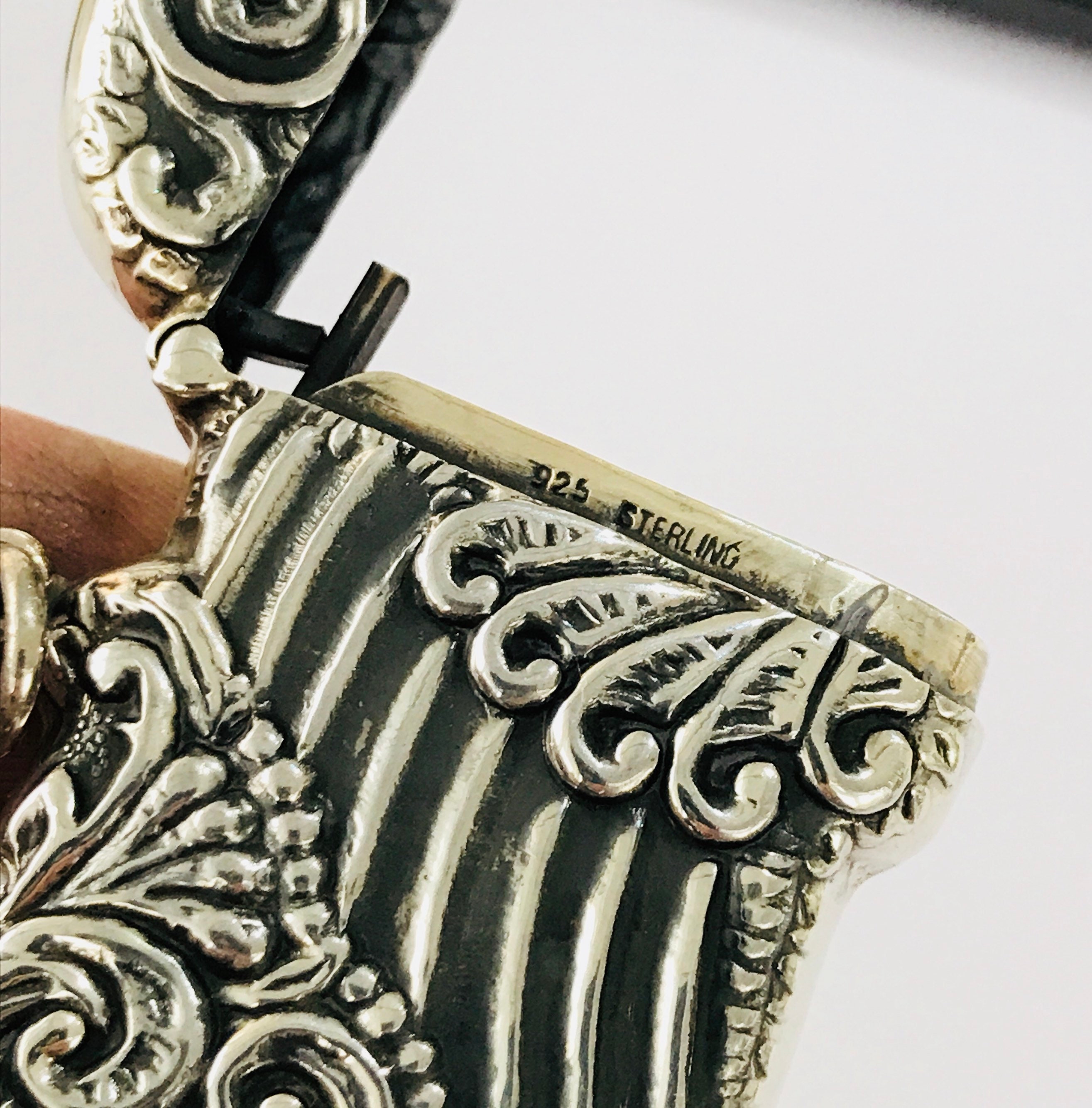 Stunning ornate vintage Sterling Silver Vesta match case