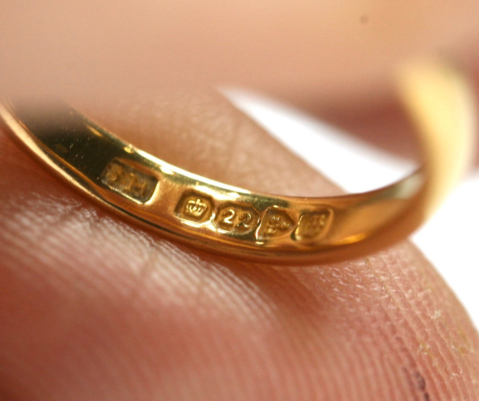 Superb antique 22ct gold wedding ring hallmarked Chester 1934 size