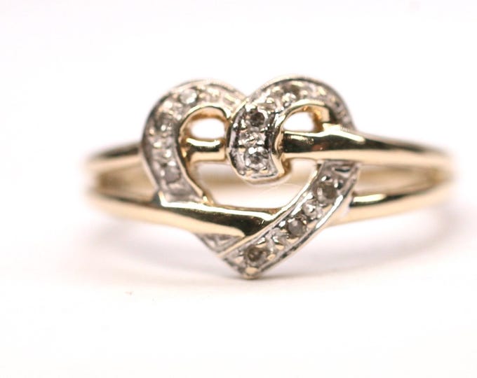 9ct gold Diamond heart shaped ring - fully hallmarked - size J 1/2 or US 5