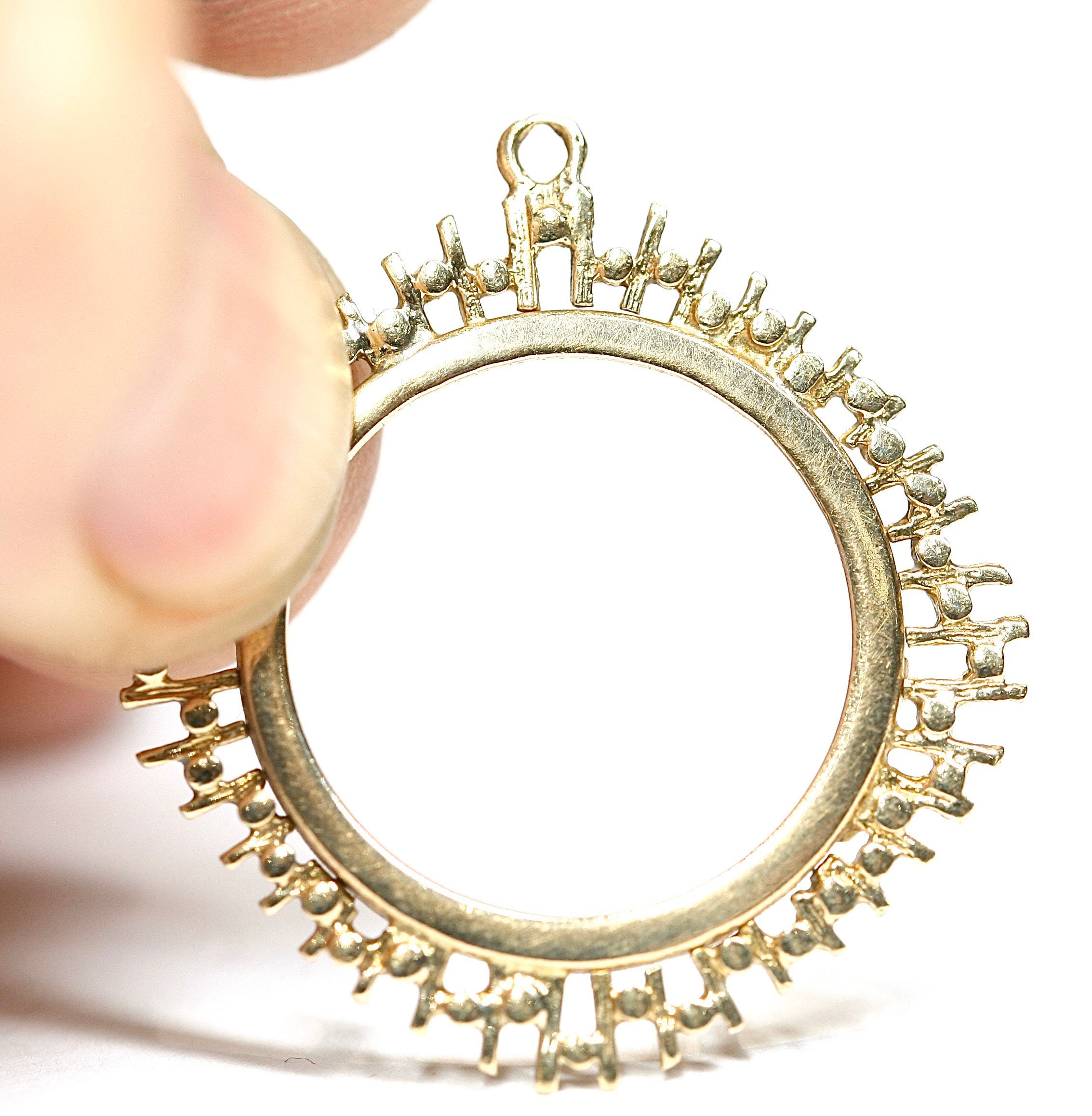 Superb vintage 9ct yellow gold full Sovereign pendant mount ...