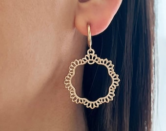 Gold clip on earrings, boho clip on earrings, hoop clip on, huggie clip on, cut out earrings, statement clip on, invisible clip on, wedding