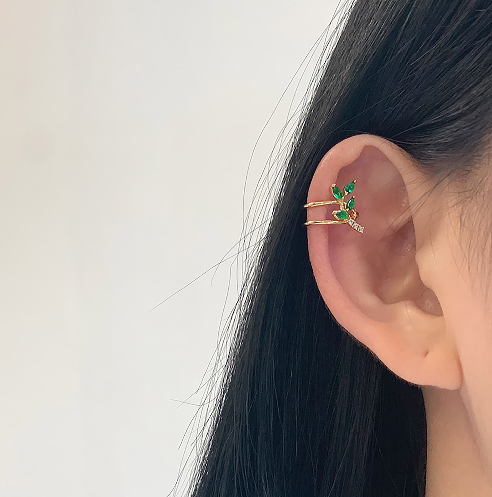 Ear cuff no piercing green leaf ear cuff cubic zirconia ear Etsy.de