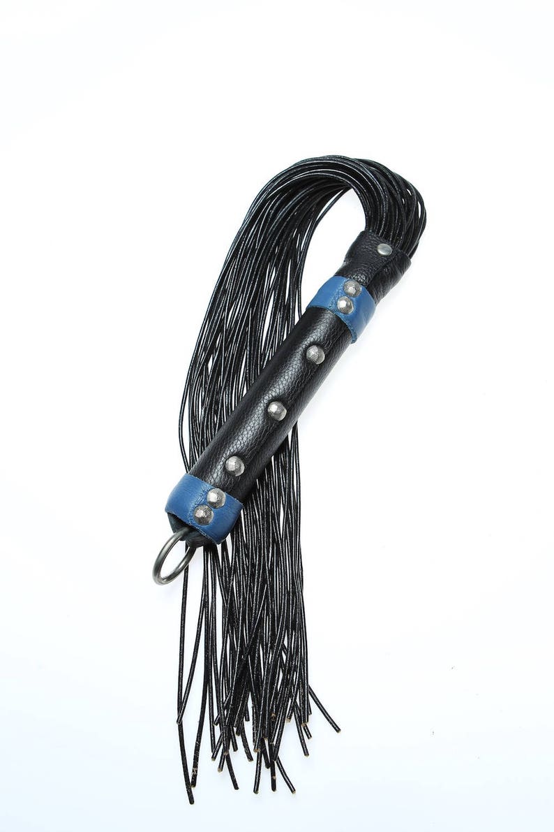 Bootlace Leather Flogger image 1