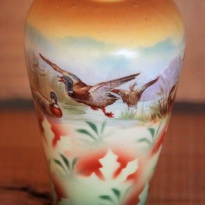 Antike Edwardian Jugendstil deutsche Porzellanvase mit Enten 8207