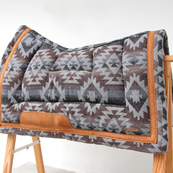 Western saddle pad - Navajo Diamond Gray Reverse