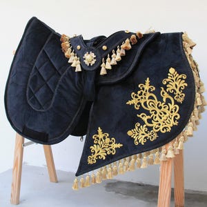 Saddle pad and collar set - Iberian High School - Black velvet with gold embroidery
