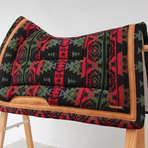 Western Saddle Pad - Navajo Black/Red