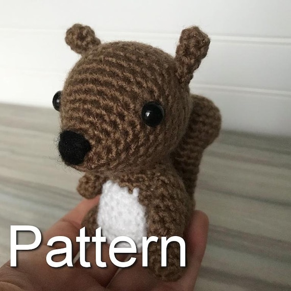 小さなリスのかぎ針編みパターン、かぎ針編みのリス、あみぐるみ