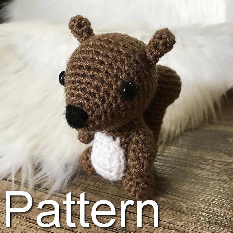 小さなリスのかぎ針編みパターン、かぎ針編みのリス、あみぐるみのリス