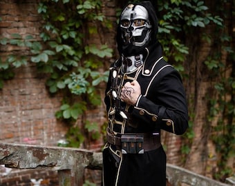 Corvo Attano cosplay costume Dishonored videogame PC game series steampunk outfit custom costume cosplay events geek convention