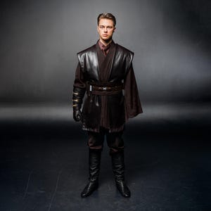 Costume de cosplay d'Anakin Skywalker : tenue de Dark Vador selon les normes de la Rebel Legion